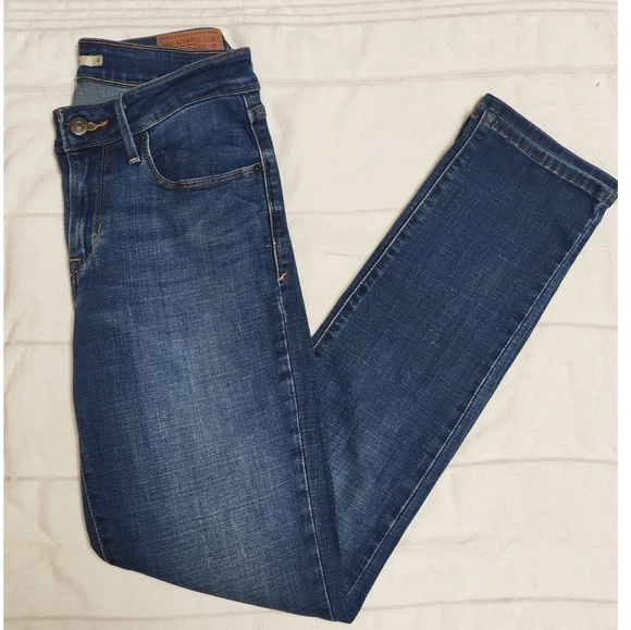 Levi's Mid-Rise Skinny Jeans - Picture 5 of 5
